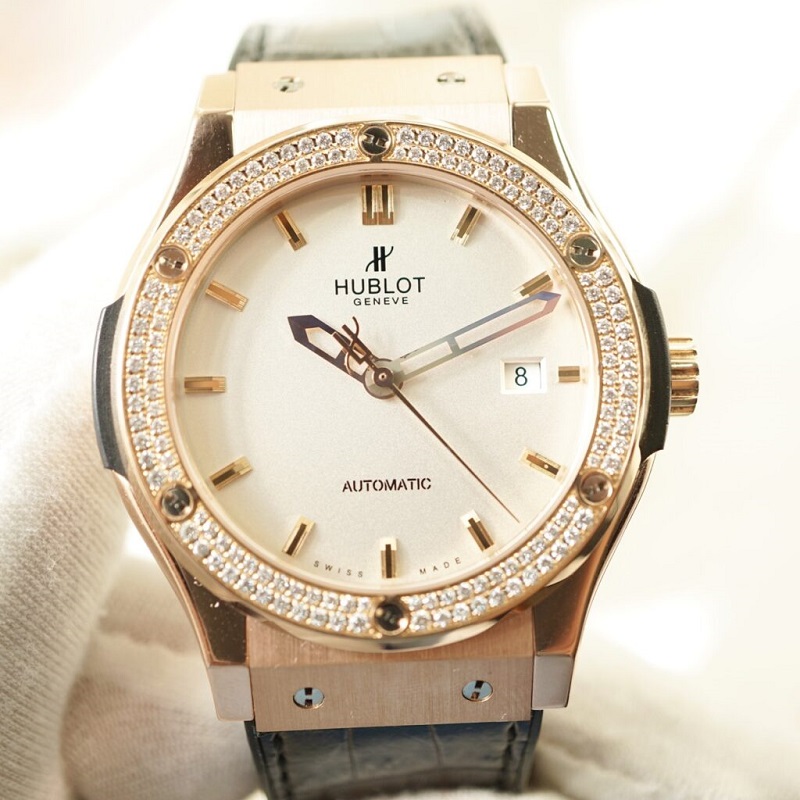 đồng hồ Hublot Classic Fusion King Gold Diamonds 42mm 542.OX.1180.LR.1104 cũ chính hãng