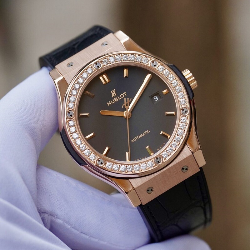 đồng hồ Hublot Classic Fusion King Gold Diamond Option 42mm cũ chính hãng