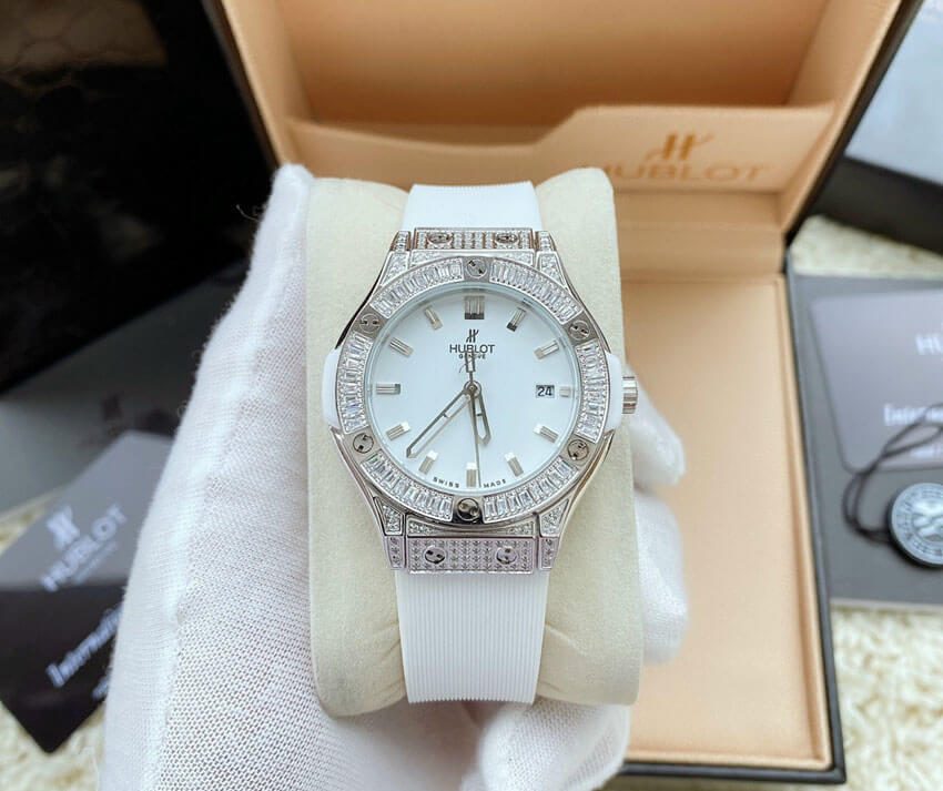 Đồng hồ Hublot nữ màu trắng giá bao nhiêu