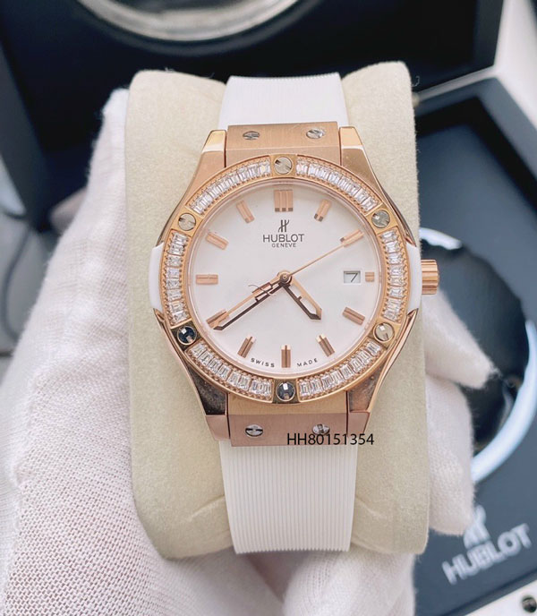 Đồng hồ Hublot nữ màu trắng giá bao nhiêu