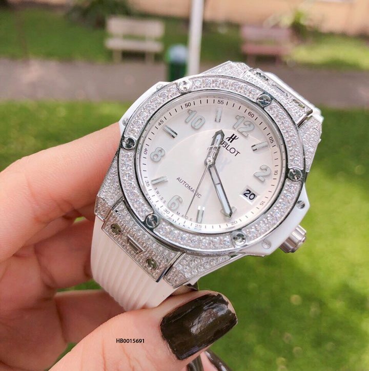 Đồng hồ Hublot nữ màu trắng giá bao nhiêu