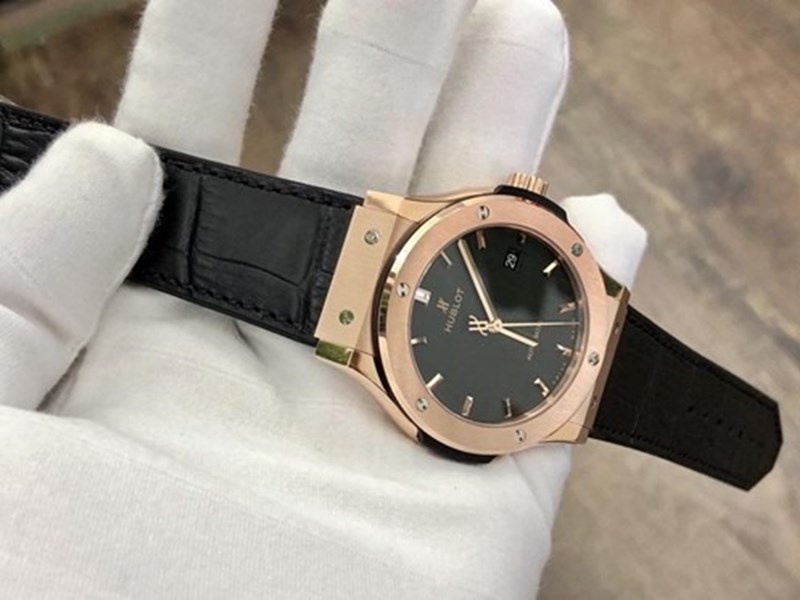 Cách vệ sinh đồng hồ Hublot