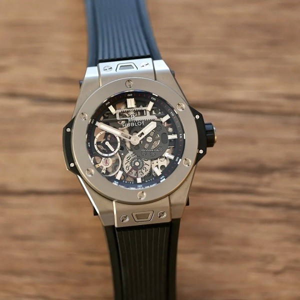 Cách vệ sinh đồng hồ Hublot