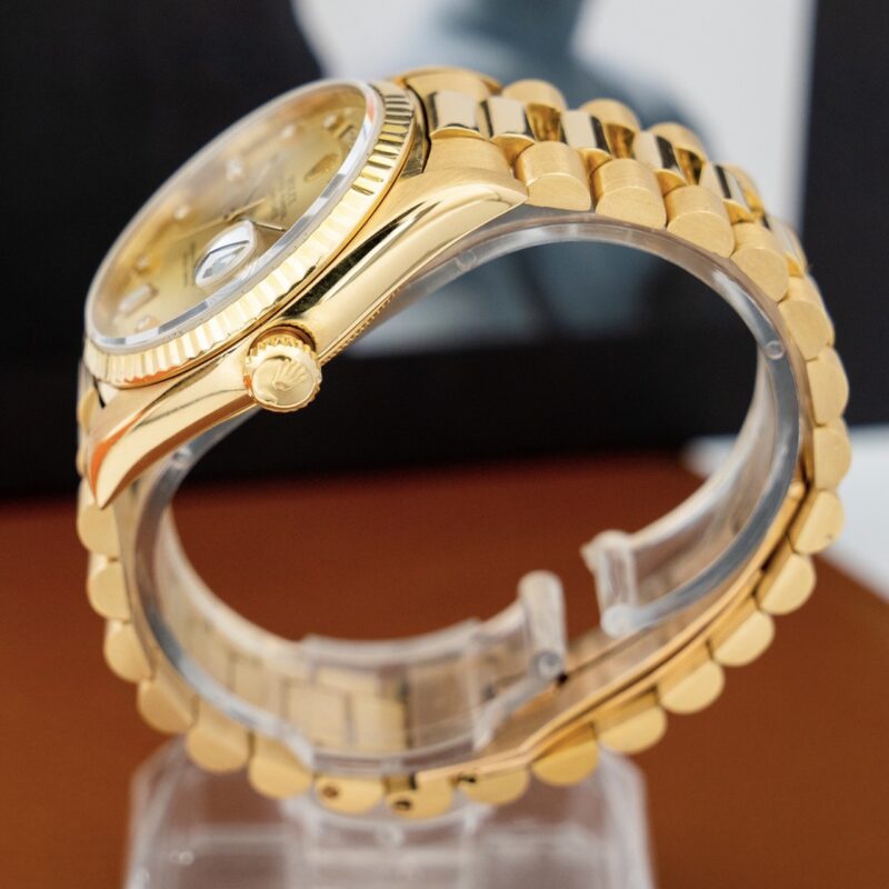 Rolex 18238 mặt trải tia vàng cọc kim cương