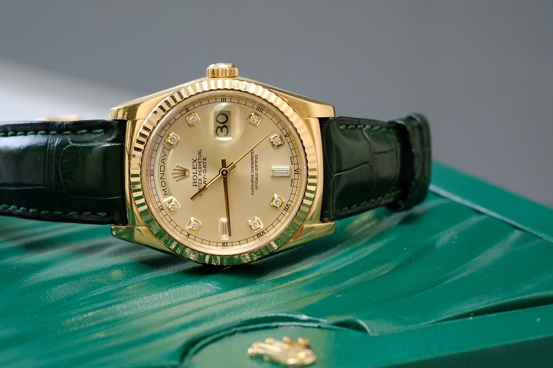 Giá đồng hồ Rolex dây da 