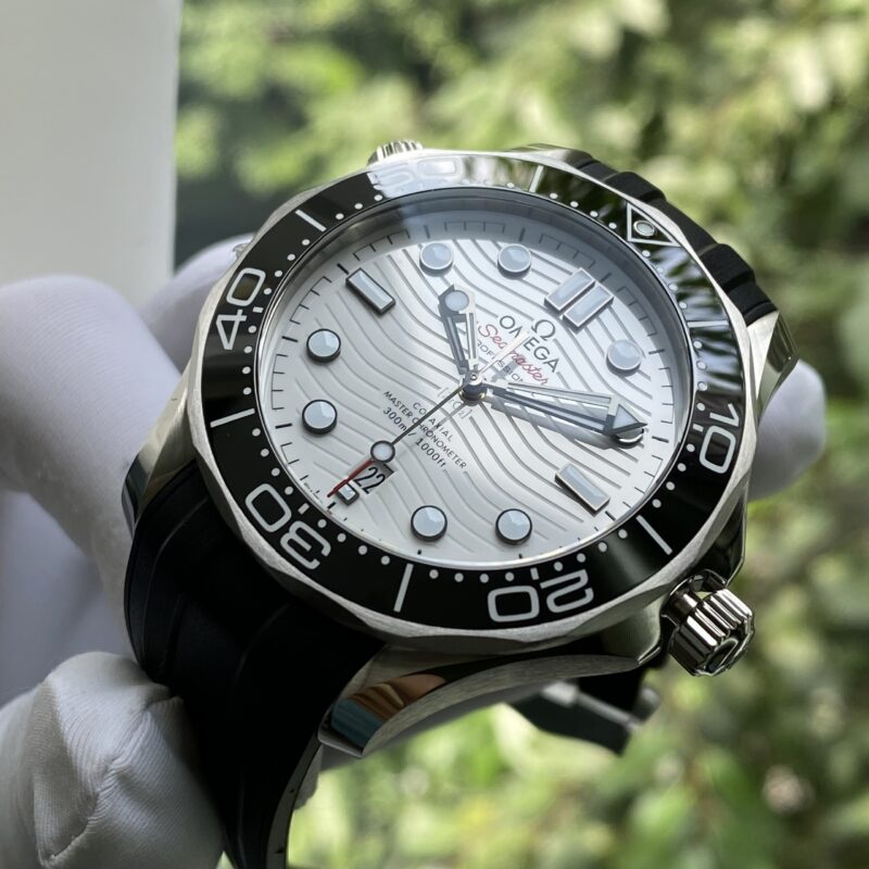 Đồng Hồ OMG  Seamaster Professional Diver 300m  210.32.42.20.04.001 Cũ