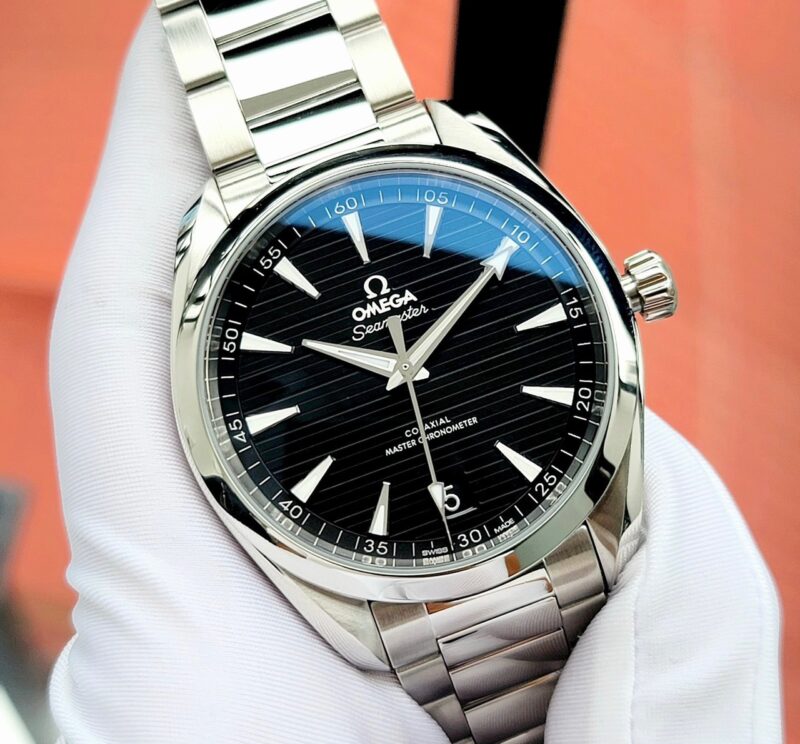 Đồng Hồ Omega Aqua Terra Master Chronometer 8900 Black Dial 220.10.41.21.01.001 cũ