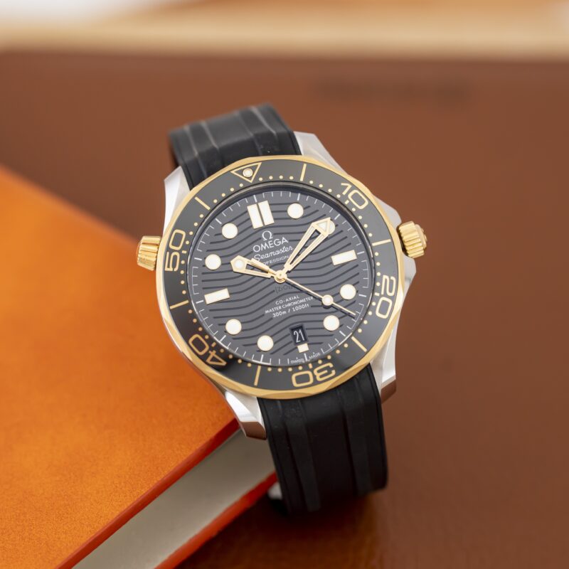 Đồng Hồ Omega Seamaster Co-Axial Master Chronometer 210.22.42.20.01.001 Cũ