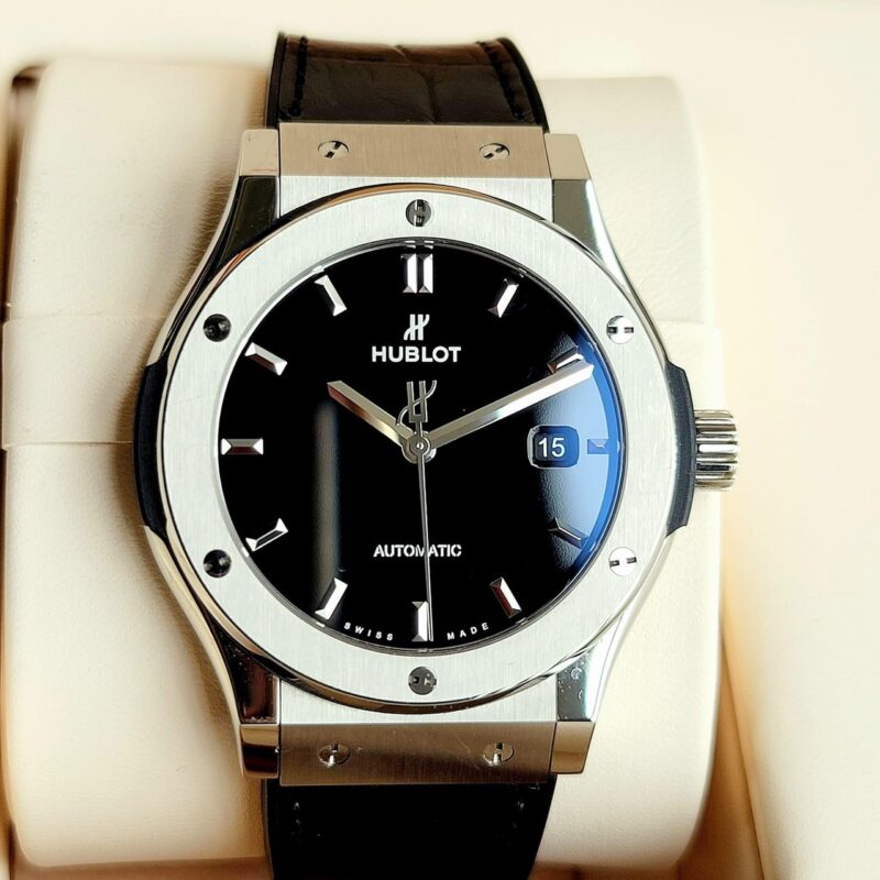 Đồng Hồ Hublot Classic Fusion Black Dial ref : 542.NX.1171.LR Cũ