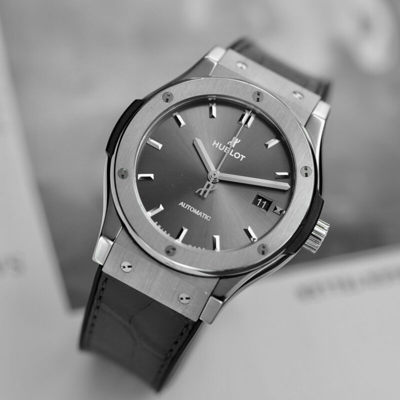 Đồng hồ Hublot Classic Fusion Grey Dial 42mm Cũ