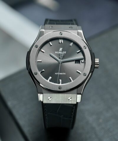 Đồng hồ Hublot Classic Fusion Grey Dial 42mm Cũ