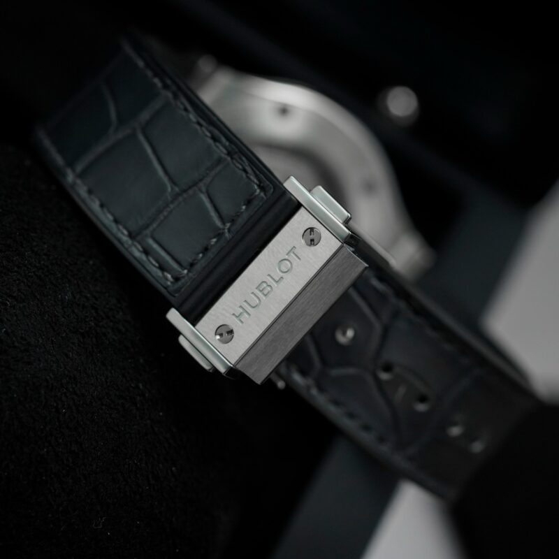 Đồng hồ Hublot Classic Fusion Grey Dial 42mm Cũ