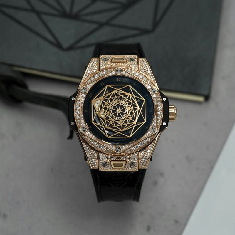 Đồng Hồ Hublot Big Bang Sang Bleu King Gold Pavé Diamonds 465.OS.1118.VR.1704.MXM18 Cũ