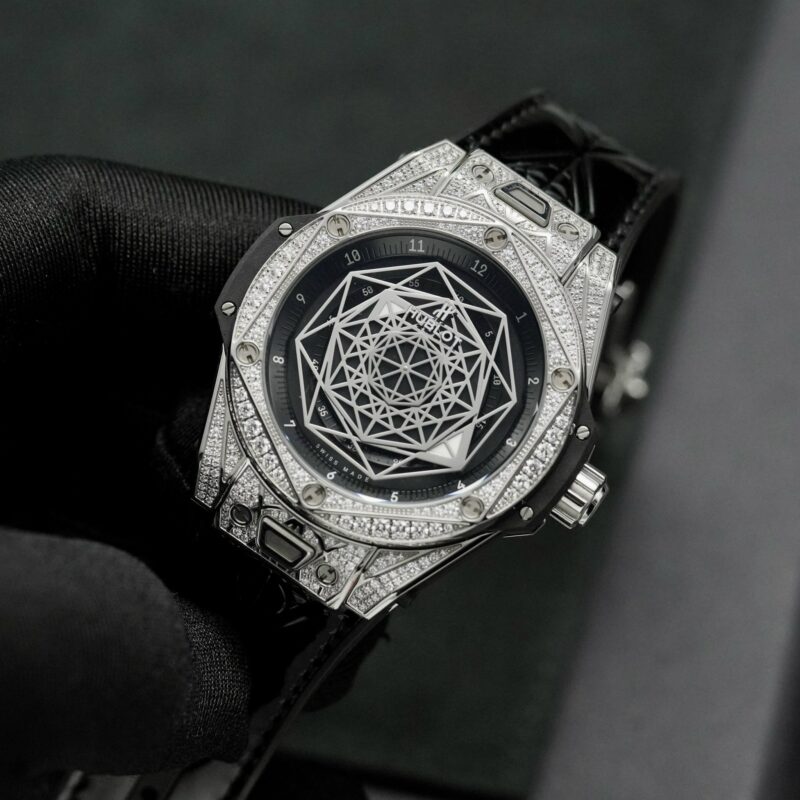 Đồng Hồ Hublot Big Bang Sangbleu Diamond Pave 465.SS.1117.VR.1704.MXM18 Cũ