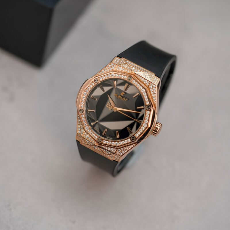 Đồng Hồ Hublot Classic Fusion Orlinski King Gold Pavé 40mm 550.OS.1800.RX.1604.ORL19 Cũ