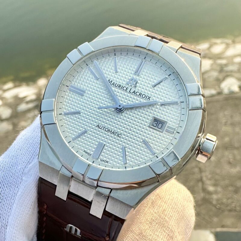 Đồng Hồ Maurice Lacroix  AI6008-SS001-130-1 Cũ